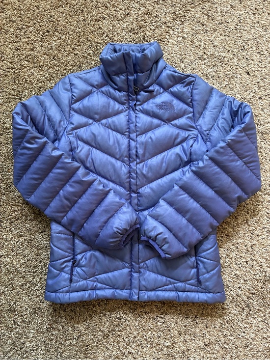 The North Face Jackets & Blazers - The North Face 550 Lightweight Quilted Goosedown Puffer Jacket